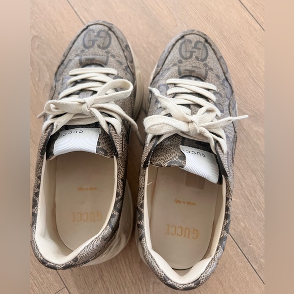 Gucci Rhyton sneaker~ - Picture 2 of 5